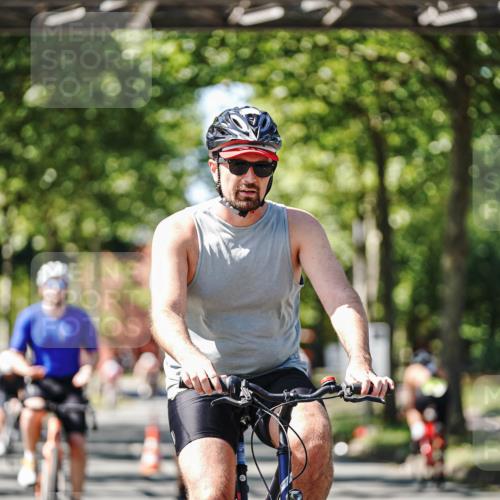 09.08.2026 - GEWOBA Citytriathlon Bremen Michael Burmester http://msf.ph/oto/9942792 09.08.2026 14:35:29 Radfahren 14, 28, 57, 64, 80, 121, 130, 286, 325, 339, 364, 370, 403, 466 meine-sportfotos.de