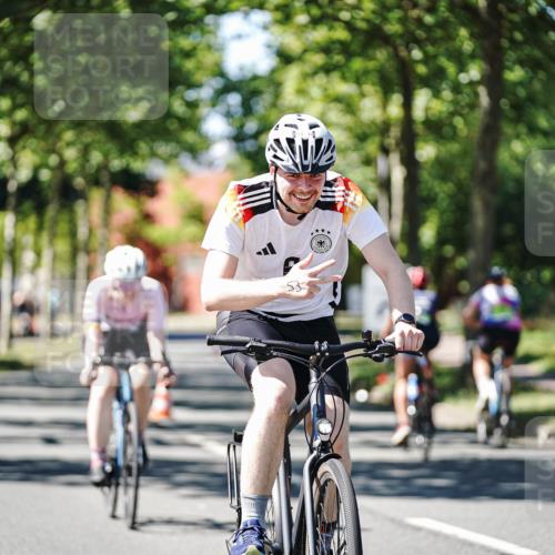 09.08.2026 - GEWOBA Citytriathlon Bremen Michael Burmester http://msf.ph/oto/9942855 09.08.2026 14:36:13 Radfahren 6, 53, 163, 235, 240, 269, 274, 309, 329, 356 meine-sportfotos.de