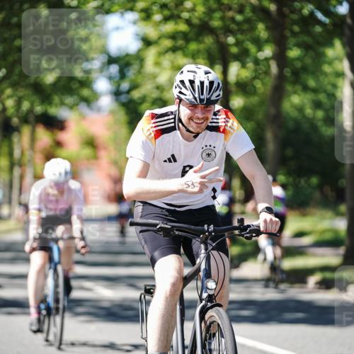09.08.2026 - GEWOBA Citytriathlon Bremen Michael Burmester http://msf.ph/oto/9942856 09.08.2026 14:36:13 Radfahren 6, 53, 163, 235, 240, 269, 274, 309, 329, 356 meine-sportfotos.de