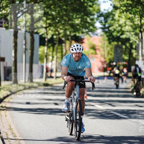 09.08.2026 - GEWOBA Citytriathlon Bremen Michael Burmester http://msf.ph/oto/9942889 09.08.2026 14:36:33 Radfahren 110, 133, 207, 256, 291, 307, 321, 336 meine-sportfotos.de