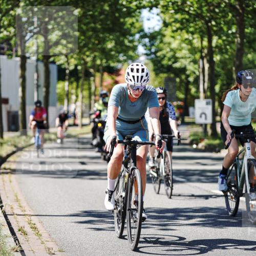 09.08.2026 - GEWOBA Citytriathlon Bremen Michael Burmester http://msf.ph/oto/9943000 09.08.2026 14:38:10 Radfahren 193, 202, 221, 266, 277, 280, 293, 297, 306, 314, 319, 324, 330, 335, 344, 434, 454, 485, 521, 522 meine-sportfotos.de