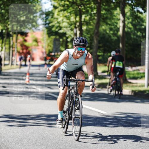 09.08.2026 - GEWOBA Citytriathlon Bremen Michael Burmester http://msf.ph/oto/9943018 09.08.2026 14:38:18 Radfahren 173, 190, 221, 266, 277, 289, 293, 297, 314, 319, 324, 330, 402, 431 meine-sportfotos.de