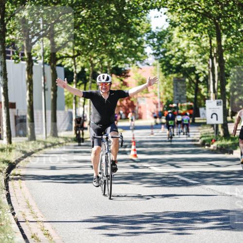 09.08.2026 - GEWOBA Citytriathlon Bremen Michael Burmester http://msf.ph/oto/9943112 09.08.2026 14:39:49 Radfahren 234, 258, 340, 391, 393, 413, 423 meine-sportfotos.de
