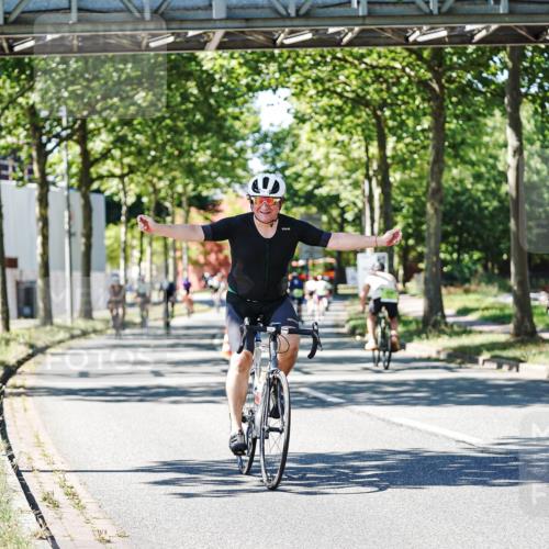 09.08.2026 - GEWOBA Citytriathlon Bremen Michael Burmester http://msf.ph/oto/9943113 09.08.2026 14:39:49 Radfahren 234, 258, 340, 391, 393, 413, 423 meine-sportfotos.de
