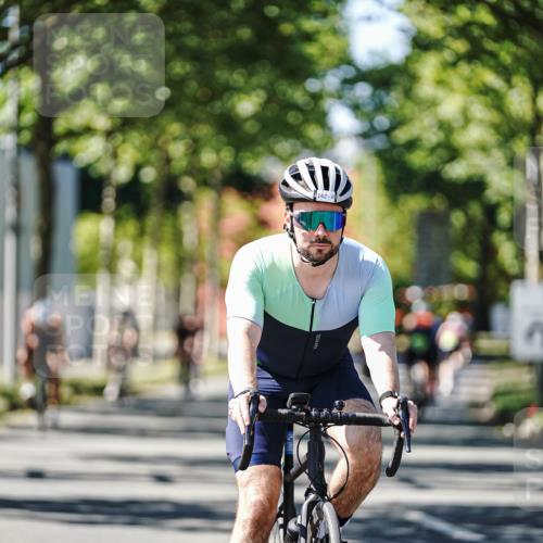 09.08.2026 - GEWOBA Citytriathlon Bremen Michael Burmester http://msf.ph/oto/9943229 09.08.2026 14:41:29 Radfahren 142, 213, 223, 230, 231, 264, 342, 422, 435, 471 meine-sportfotos.de