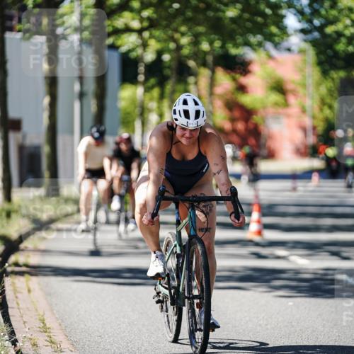 09.08.2026 - GEWOBA Citytriathlon Bremen Michael Burmester http://msf.ph/oto/9943232 09.08.2026 14:41:33 Radfahren 142, 213, 223, 230, 342, 389, 419, 435, 471 meine-sportfotos.de