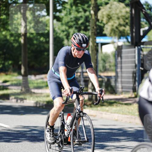 09.08.2026 - GEWOBA Citytriathlon Bremen Michael Burmester http://msf.ph/oto/9943242 09.08.2026 14:41:38 Radfahren 142, 212, 213, 223, 230, 255, 311, 313, 342, 389, 394, 411, 419, 435, 471, 519 meine-sportfotos.de