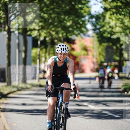 09.08.2026 - GEWOBA Citytriathlon Bremen Michael Burmester http://msf.ph/oto/9943461 09.08.2026 14:46:06 Radfahren 246, 332, 367, 496 meine-sportfotos.de