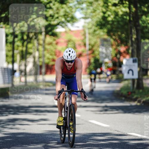09.08.2026 - GEWOBA Citytriathlon Bremen Michael Burmester http://msf.ph/oto/9943612 09.08.2026 10:18:02 Radfahren 282, 285 meine-sportfotos.de