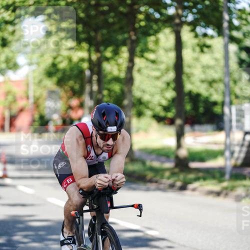 09.08.2026 - GEWOBA Citytriathlon Bremen Michael Burmester http://msf.ph/oto/9943628 09.08.2026 10:20:05 Radfahren 326, 386 meine-sportfotos.de