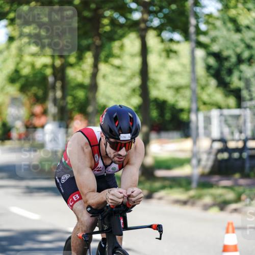 09.08.2026 - GEWOBA Citytriathlon Bremen Michael Burmester http://msf.ph/oto/9943629 09.08.2026 10:20:05 Radfahren 326, 386 meine-sportfotos.de