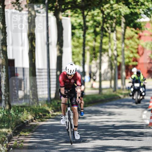 09.08.2026 - GEWOBA Citytriathlon Bremen Michael Burmester http://msf.ph/oto/9943633 09.08.2026 10:21:34 Radfahren 287, 349 meine-sportfotos.de