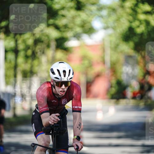 09.08.2026 - GEWOBA Citytriathlon Bremen Michael Burmester http://msf.ph/oto/9943635 09.08.2026 10:21:35 Radfahren 287, 349 meine-sportfotos.de
