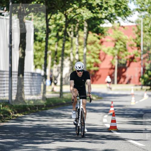 09.08.2026 - GEWOBA Citytriathlon Bremen Michael Burmester http://msf.ph/oto/9943645 09.08.2026 10:22:41 Radfahren 310 meine-sportfotos.de
