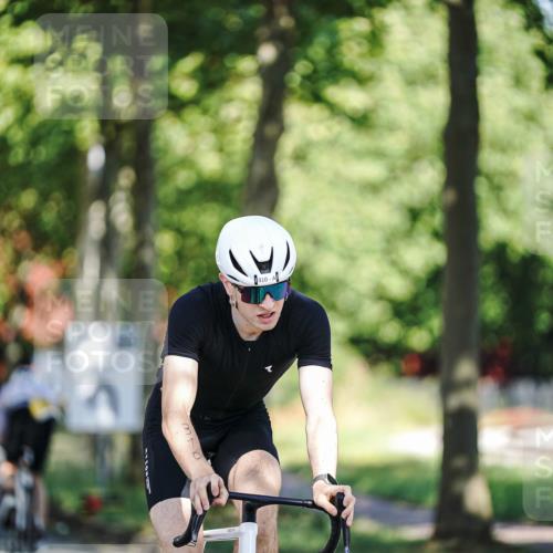 09.08.2026 - GEWOBA Citytriathlon Bremen Michael Burmester http://msf.ph/oto/9943646 09.08.2026 10:22:43 Radfahren 310 meine-sportfotos.de