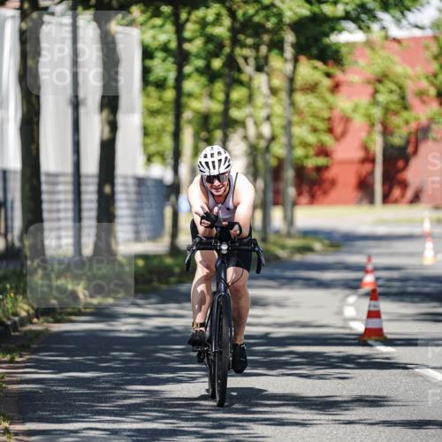 09.08.2026 - GEWOBA Citytriathlon Bremen Michael Burmester http://msf.ph/oto/9943648 09.08.2026 10:23:08 Radfahren 284, 308 meine-sportfotos.de