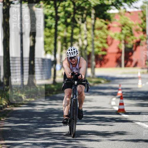 09.08.2026 - GEWOBA Citytriathlon Bremen Michael Burmester http://msf.ph/oto/9943649 09.08.2026 10:23:08 Radfahren 284, 308 meine-sportfotos.de