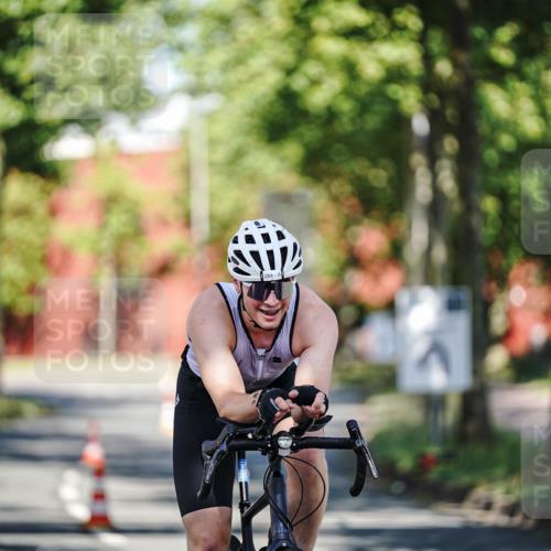09.08.2026 - GEWOBA Citytriathlon Bremen Michael Burmester http://msf.ph/oto/9943650 09.08.2026 10:23:09 Radfahren 284, 308 meine-sportfotos.de