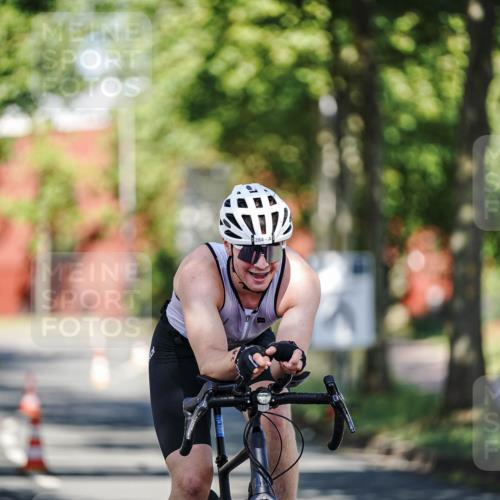 09.08.2026 - GEWOBA Citytriathlon Bremen Michael Burmester http://msf.ph/oto/9943651 09.08.2026 10:23:09 Radfahren 284, 308 meine-sportfotos.de