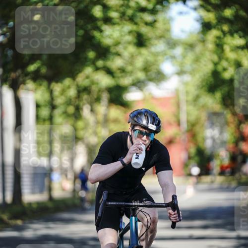 09.08.2026 - GEWOBA Citytriathlon Bremen Michael Burmester http://msf.ph/oto/9943660 09.08.2026 10:24:26 Radfahren 286, 297, 393 meine-sportfotos.de