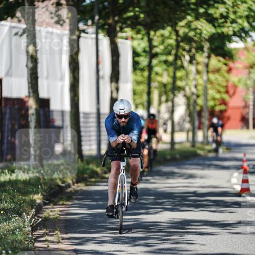 09.08.2026 - GEWOBA Citytriathlon Bremen Michael Burmester http://msf.ph/oto/9943676 09.08.2026 10:25:17 Radfahren 323, 360, 377, 427 meine-sportfotos.de