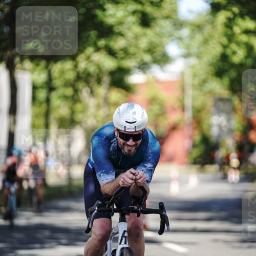 09.08.2026 - GEWOBA Citytriathlon Bremen Michael Burmester http://msf.ph/oto/9943678 09.08.2026 10:25:18 Radfahren 301, 323, 360, 377, 427 meine-sportfotos.de