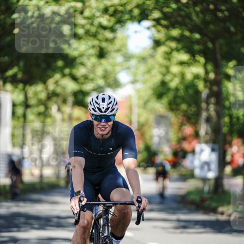 09.08.2026 - GEWOBA Citytriathlon Bremen Michael Burmester http://msf.ph/oto/9943688 09.08.2026 10:25:25 Radfahren 301, 323, 336, 345, 360, 377, 427 meine-sportfotos.de
