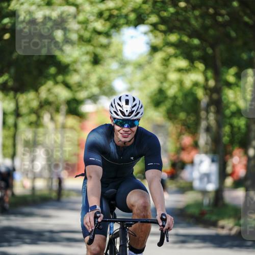 09.08.2026 - GEWOBA Citytriathlon Bremen Michael Burmester http://msf.ph/oto/9943689 09.08.2026 10:25:25 Radfahren 301, 323, 336, 345, 360, 377, 427 meine-sportfotos.de