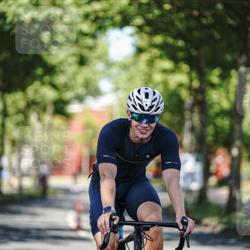 09.08.2026 - GEWOBA Citytriathlon Bremen Michael Burmester http://msf.ph/oto/9943690 09.08.2026 10:25:25 Radfahren 301, 323, 336, 345, 360, 377, 427 meine-sportfotos.de