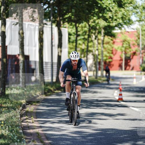 09.08.2026 - GEWOBA Citytriathlon Bremen Michael Burmester http://msf.ph/oto/9943692 09.08.2026 10:25:29 Radfahren 301, 323, 336, 345, 360, 376, 427 meine-sportfotos.de