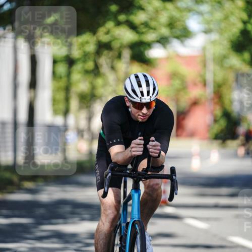 09.08.2026 - GEWOBA Citytriathlon Bremen Michael Burmester http://msf.ph/oto/9943709 09.08.2026 10:25:52 Radfahren 322, 372 meine-sportfotos.de