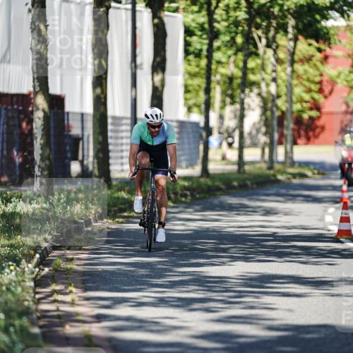 09.08.2026 - GEWOBA Citytriathlon Bremen Michael Burmester http://msf.ph/oto/9943716 09.08.2026 10:26:01 Radfahren 322, 372, 389, 416 meine-sportfotos.de