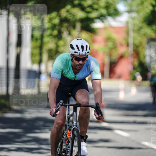09.08.2026 - GEWOBA Citytriathlon Bremen Michael Burmester http://msf.ph/oto/9943717 09.08.2026 10:26:03 Radfahren 322, 372, 389, 416 meine-sportfotos.de