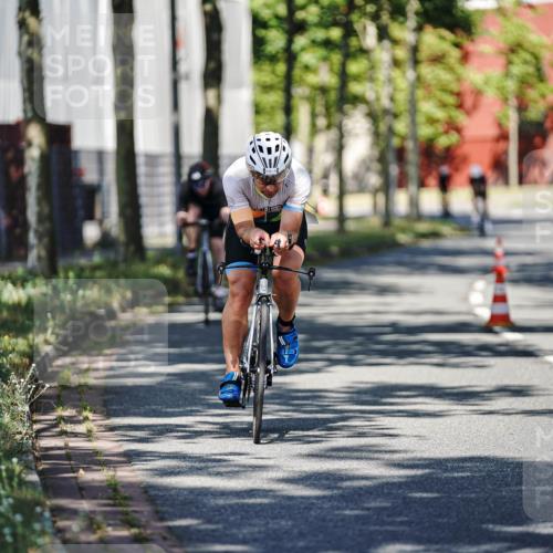 09.08.2026 - GEWOBA Citytriathlon Bremen Michael Burmester http://msf.ph/oto/9943719 09.08.2026 10:26:14 Radfahren 293, 378, 389, 398 meine-sportfotos.de