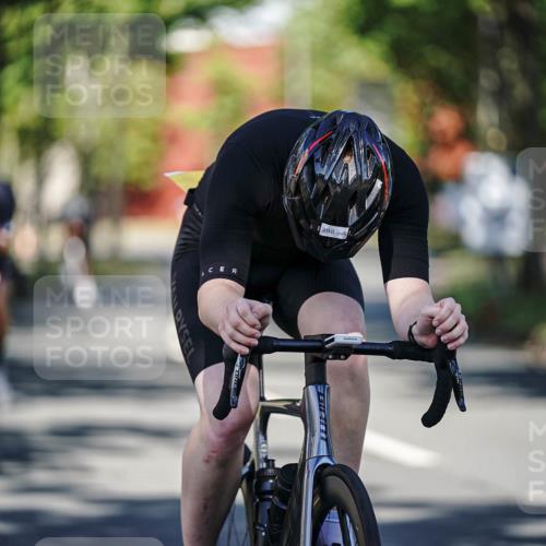 09.08.2026 - GEWOBA Citytriathlon Bremen Michael Burmester http://msf.ph/oto/9943725 09.08.2026 10:26:17 Radfahren 293, 318, 378, 398 meine-sportfotos.de