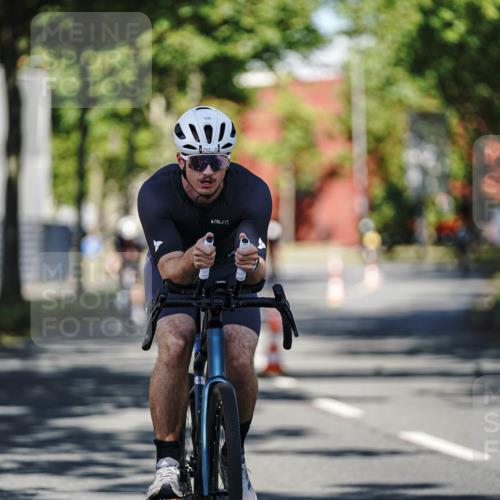 09.08.2026 - GEWOBA Citytriathlon Bremen Michael Burmester http://msf.ph/oto/9943726 09.08.2026 10:26:18 Radfahren 293, 318, 378, 398 meine-sportfotos.de