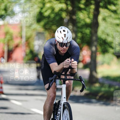 09.08.2026 - GEWOBA Citytriathlon Bremen Michael Burmester http://msf.ph/oto/9943731 09.08.2026 10:26:23 Radfahren 293, 318, 378, 398, 402 meine-sportfotos.de