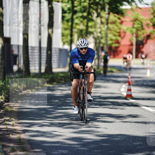 09.08.2026 - GEWOBA Citytriathlon Bremen Michael Burmester http://msf.ph/oto/9943736 09.08.2026 10:26:34 Radfahren 296, 318, 383, 402 meine-sportfotos.de