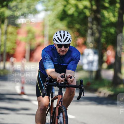 09.08.2026 - GEWOBA Citytriathlon Bremen Michael Burmester http://msf.ph/oto/9943737 09.08.2026 10:26:35 Radfahren 296, 318, 383, 402 meine-sportfotos.de