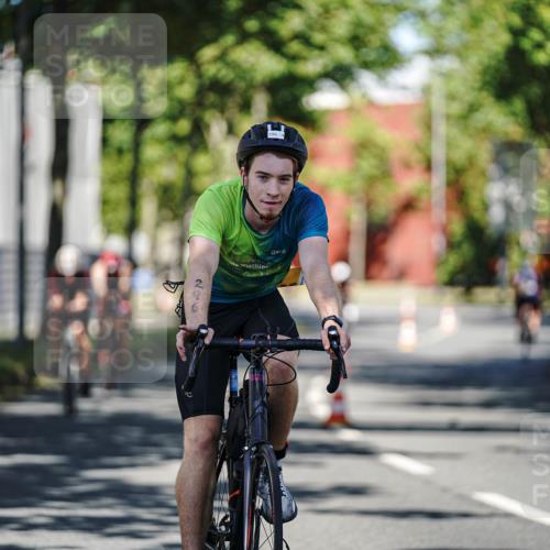 09.08.2026 - GEWOBA Citytriathlon Bremen Michael Burmester http://msf.ph/oto/9943740 09.08.2026 10:26:41 Radfahren 296, 319, 383, 463 meine-sportfotos.de