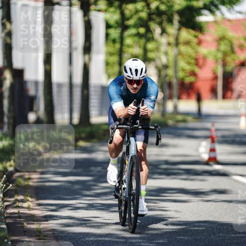 09.08.2026 - GEWOBA Citytriathlon Bremen Michael Burmester http://msf.ph/oto/9943751 09.08.2026 10:26:51 Radfahren 290, 296, 315, 319, 463 meine-sportfotos.de