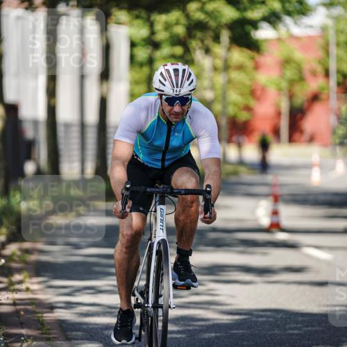 09.08.2026 - GEWOBA Citytriathlon Bremen Michael Burmester http://msf.ph/oto/9943772 09.08.2026 10:27:27 Radfahren 368, 391, 447, 523 meine-sportfotos.de