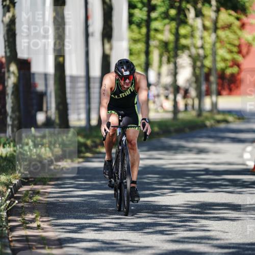 09.08.2026 - GEWOBA Citytriathlon Bremen Michael Burmester http://msf.ph/oto/9943786 09.08.2026 10:28:13 Radfahren 395 meine-sportfotos.de