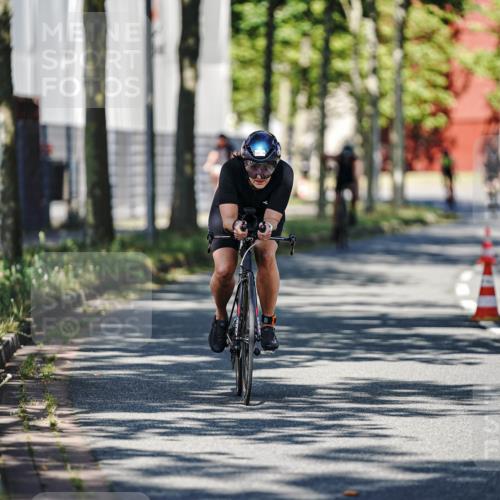 09.08.2026 - GEWOBA Citytriathlon Bremen Michael Burmester http://msf.ph/oto/9943790 09.08.2026 10:28:21 Radfahren 340, 395, 502 meine-sportfotos.de