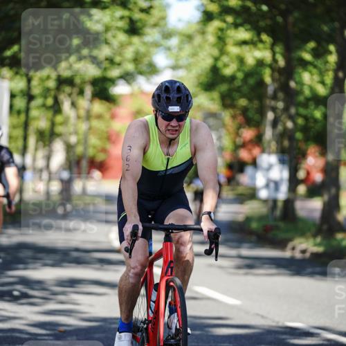 09.08.2026 - GEWOBA Citytriathlon Bremen Michael Burmester http://msf.ph/oto/9943803 09.08.2026 10:28:34 Radfahren 329, 332, 340, 362, 369, 502 meine-sportfotos.de