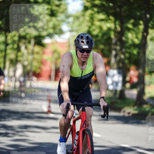 09.08.2026 - GEWOBA Citytriathlon Bremen Michael Burmester http://msf.ph/oto/9943804 09.08.2026 10:28:34 Radfahren 329, 332, 340, 362, 369, 502 meine-sportfotos.de