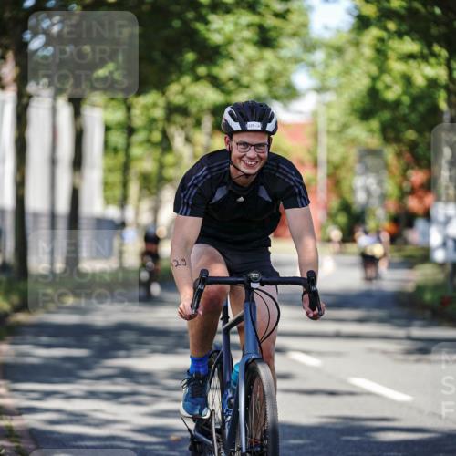 09.08.2026 - GEWOBA Citytriathlon Bremen Michael Burmester http://msf.ph/oto/9943805 09.08.2026 10:28:35 Radfahren 329, 332, 340, 362, 369 meine-sportfotos.de