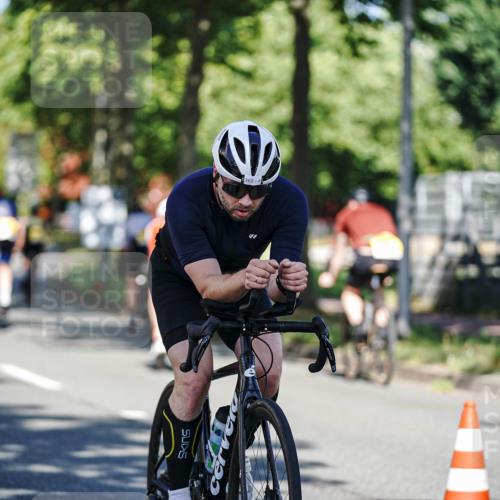 09.08.2026 - GEWOBA Citytriathlon Bremen Michael Burmester http://msf.ph/oto/9943812 09.08.2026 10:28:40 Radfahren 329, 332, 362, 369, 394 meine-sportfotos.de