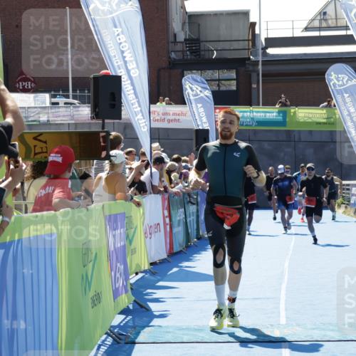 09.08.2026 - GEWOBA Citytriathlon Bremen Yannick Fuchs http://msf.ph/oto/9943813 09.08.2026 14:12:23 Ziel 545, 587, 642, 763, 1126 meine-sportfotos.de