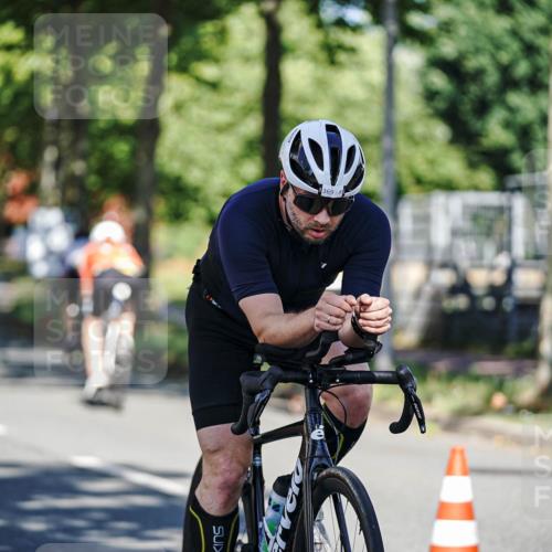 09.08.2026 - GEWOBA Citytriathlon Bremen Michael Burmester http://msf.ph/oto/9943814 09.08.2026 10:28:40 Radfahren 329, 332, 362, 369, 394 meine-sportfotos.de